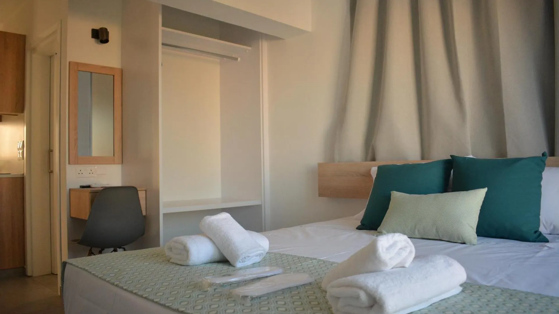 Green Bay Suites Protaras 0*,